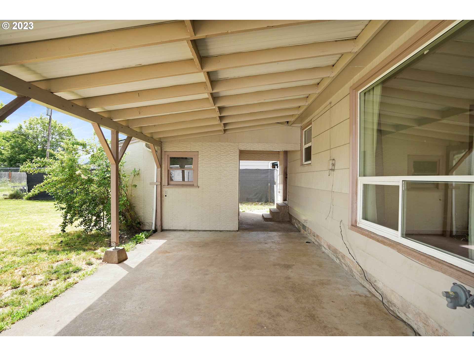 570 E Street Lebanon, OR 97355 - Photo 29 of 33