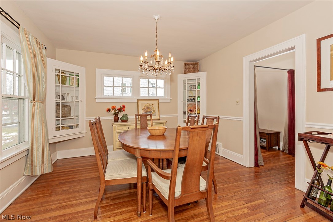 3361 Cedarbrook Road Cleveland, OH 44118 - Photo 5 of 32