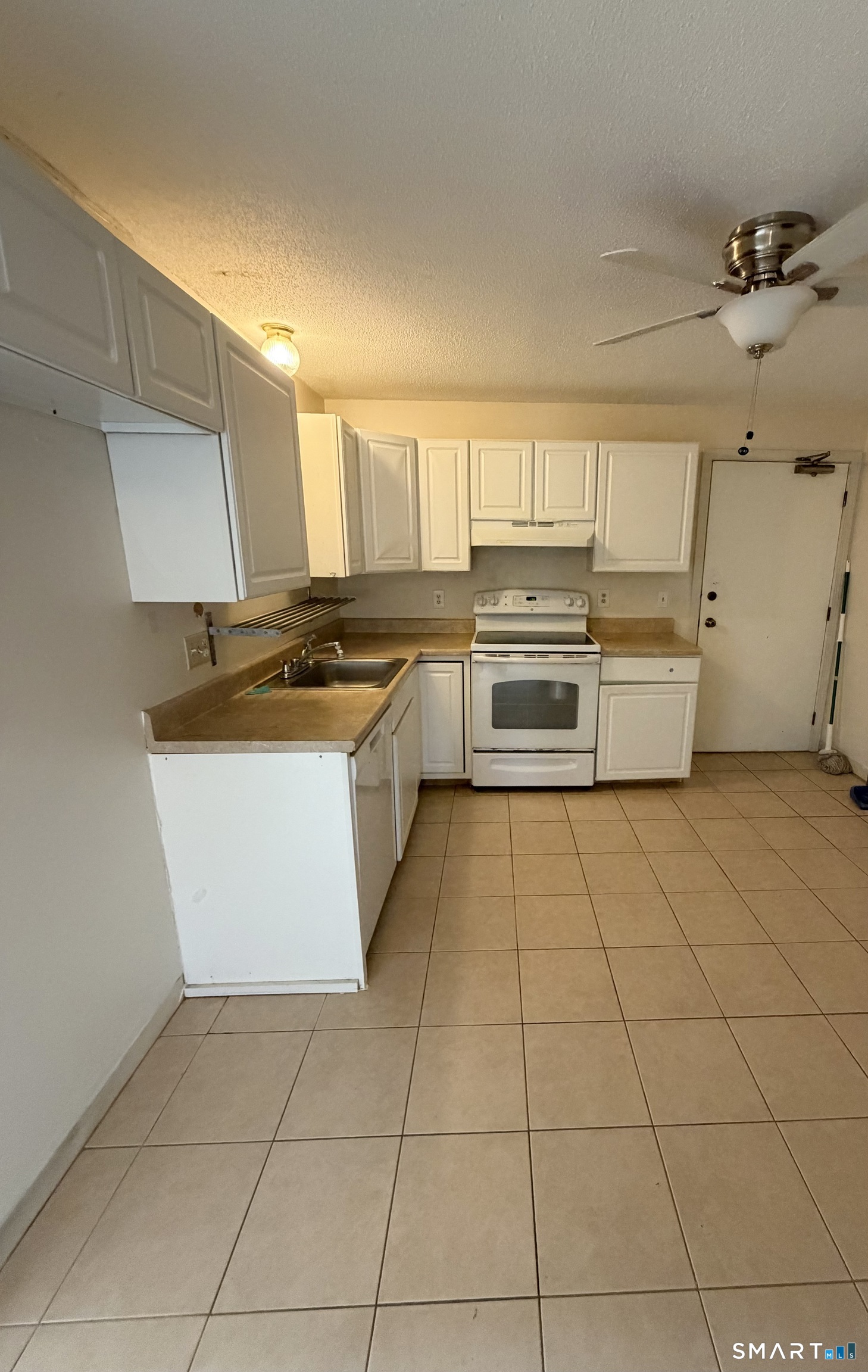 33 River Street Windsor, CT 06095 - Photo 2 of 7