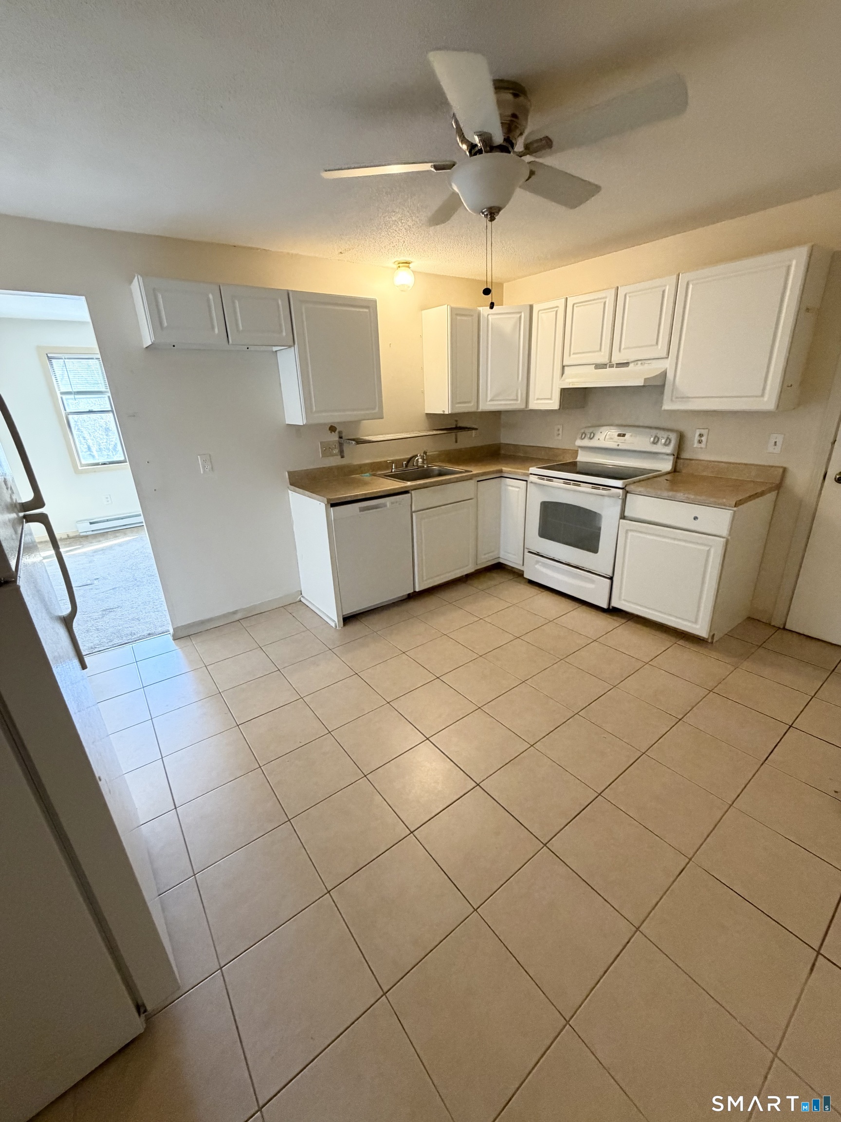 33 River Street Windsor, CT 06095 - Photo 3 of 7