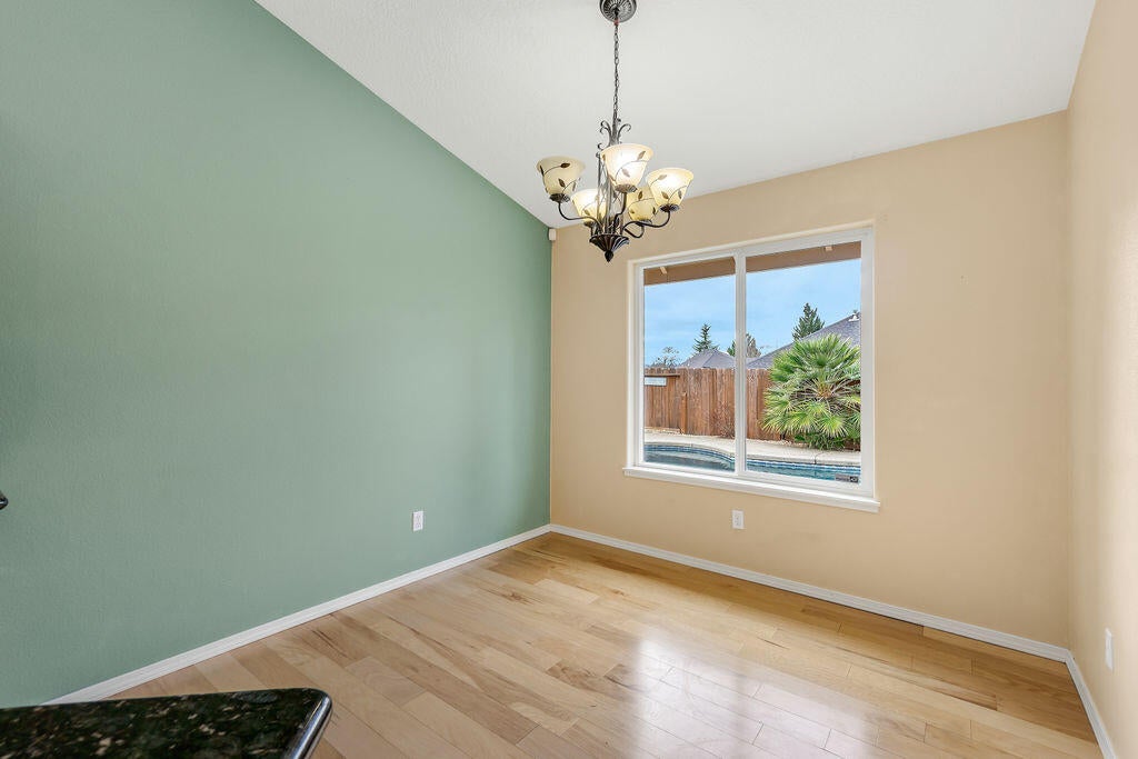 1696 Leonard Road Grants Pass, OR 97527 - Photo 20 of 30 LR(19)