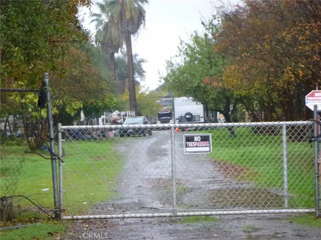 a view of a wooden fence