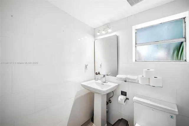 $5,000 | 154 Northwest 45th Street, Miami, FL 33127