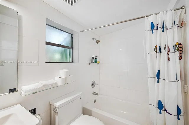 $5,000 | 154 Northwest 45th Street, Miami, FL 33127