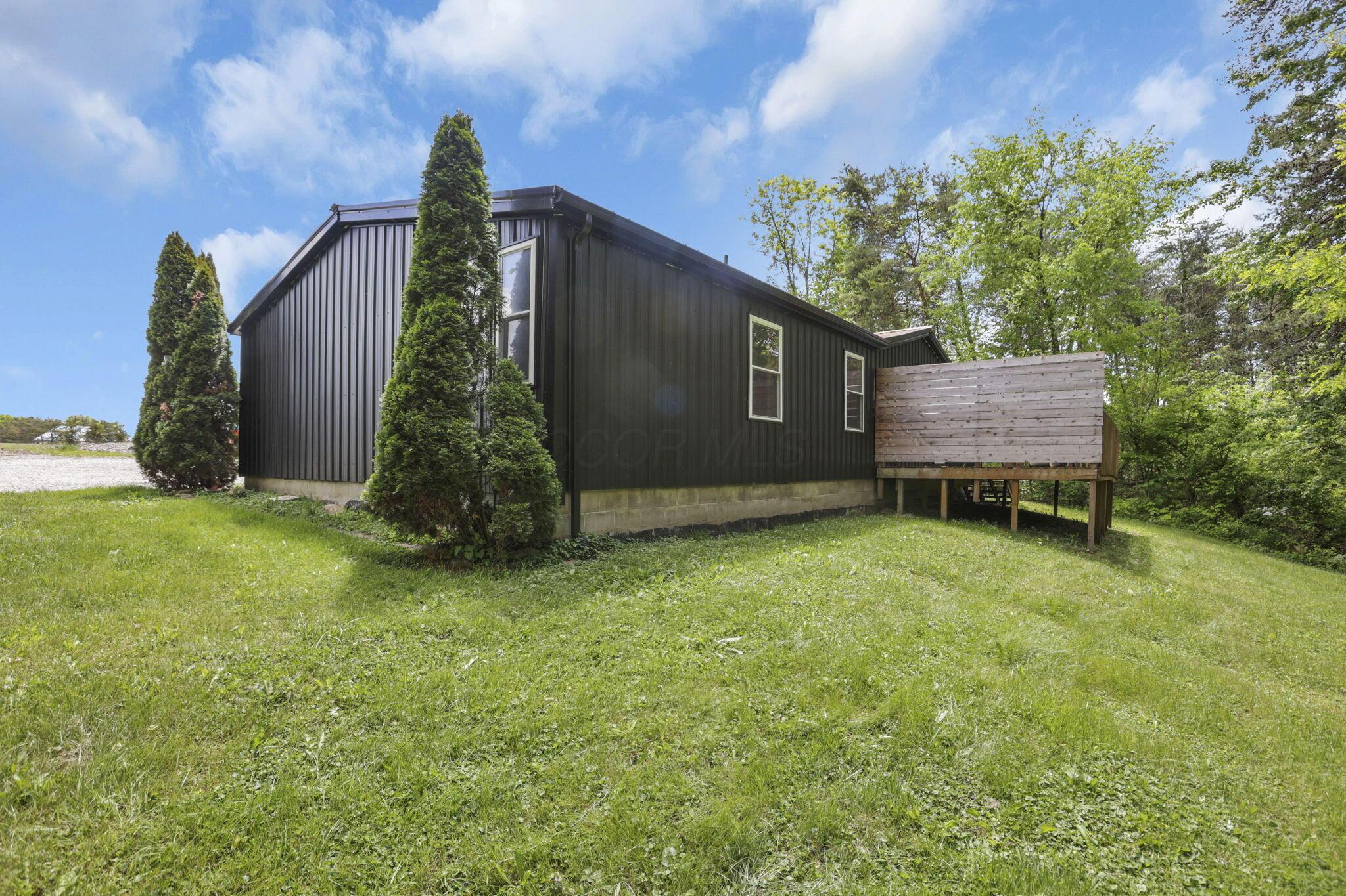 18682 Griffith Road Logan, OH 43138 - Photo 3 of 44 18682 front v2