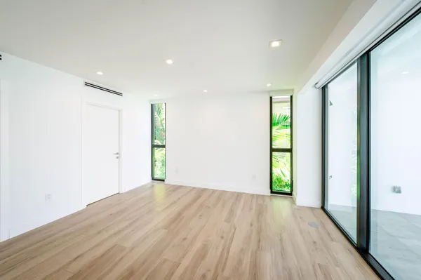 $3,950,000 | 1930 Bay Drive, Miami Beach, FL 33141