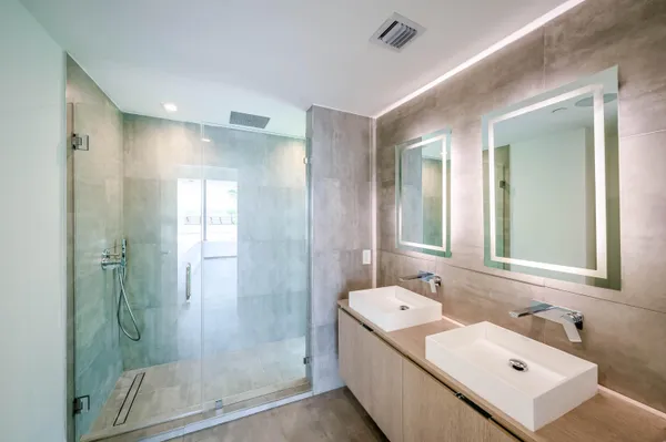 $3,950,000 | 1930 Bay Drive, Miami Beach, FL 33141