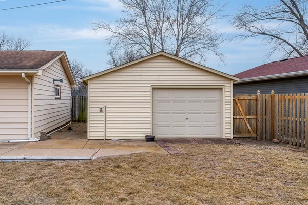 $219,900 | 4905 50th Street, Moline, IL 61265