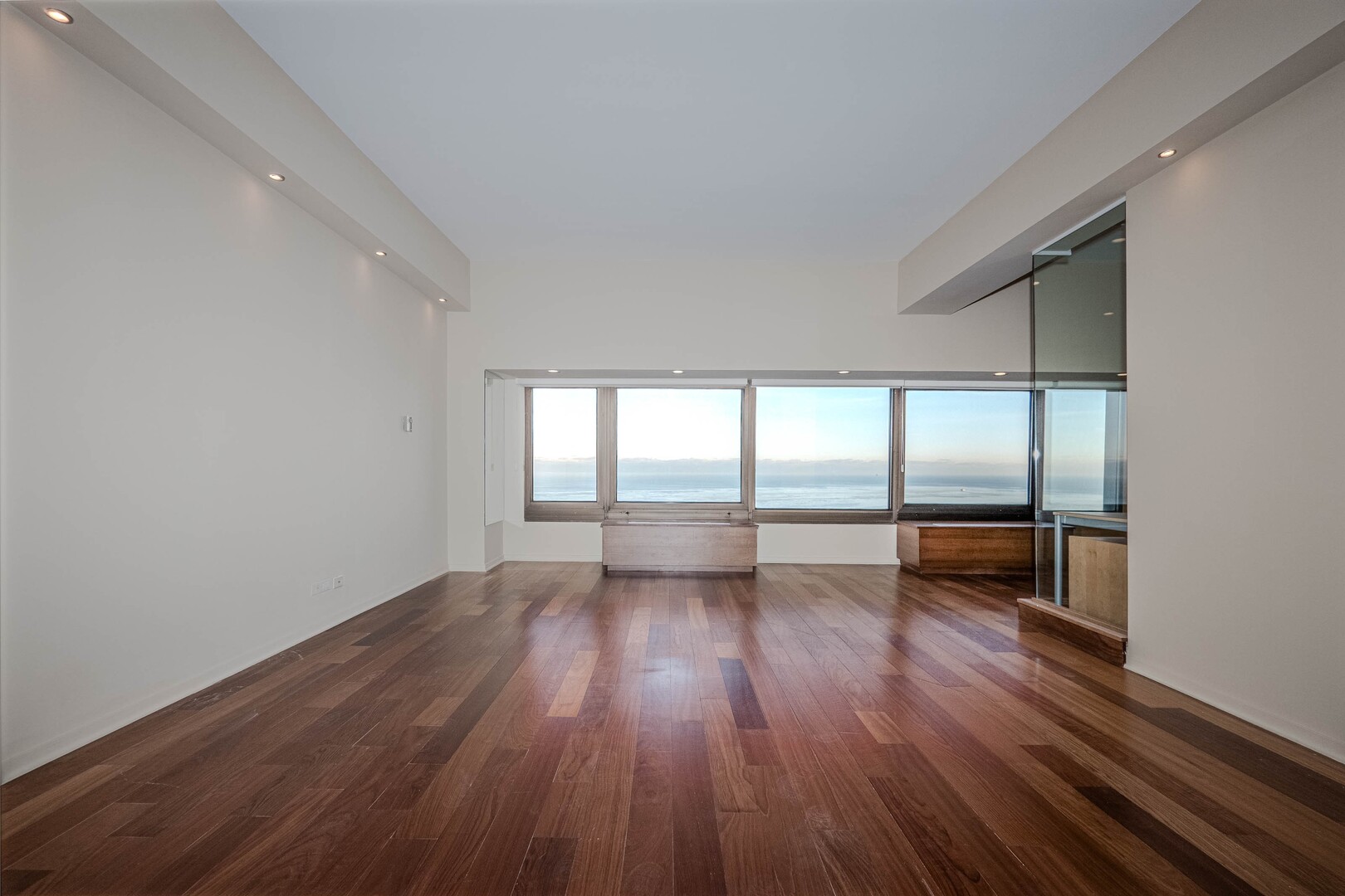 175 East Delaware Place, Unit 5511 Chicago, IL 60611 - Photo 26 of 32