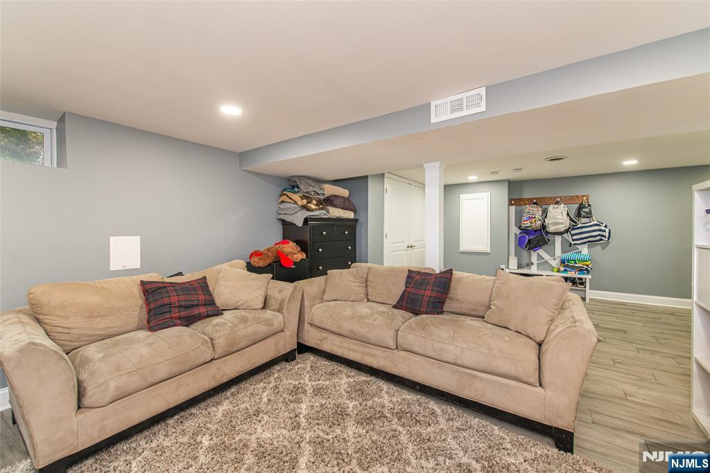 466 Franklin Avenue Hasbrouck Heights, NJ 07604 - Photo 20 of 25