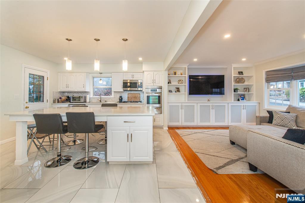 466 Franklin Avenue Hasbrouck Heights, NJ 07604 - Photo 7 of 25