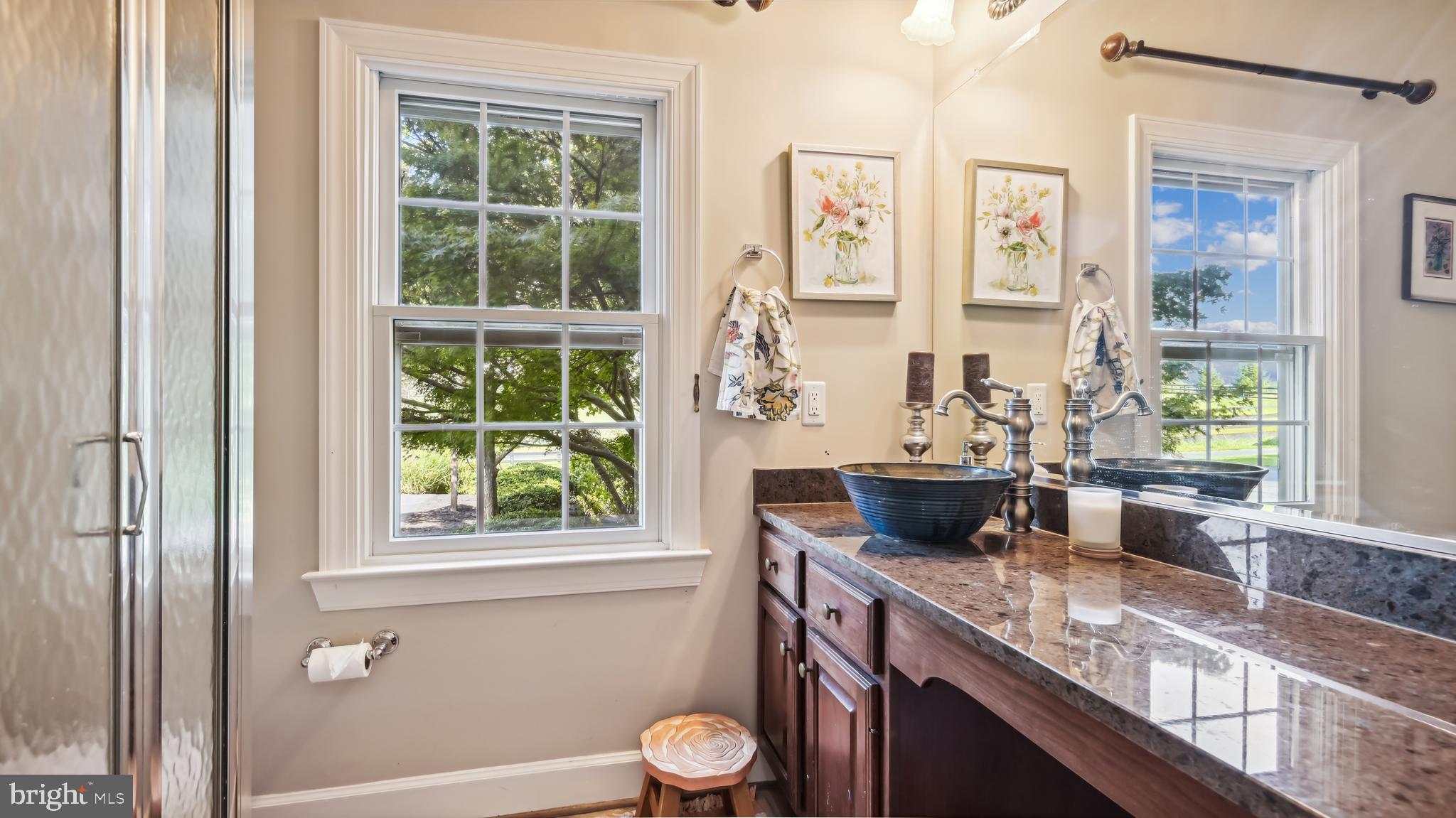 16115 Hamilton Station Road Waterford, VA 20197 - Photo 22 of 65 Main Floor Full Bath