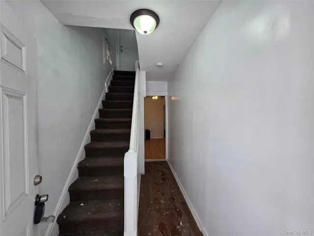 $1,995 | 190 Winnikee Avenue, Poughkeepsie, NY 12601