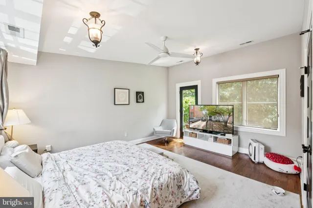 $2,250,000 | 407 Independence Avenue Southeast, Washington, DC 20003