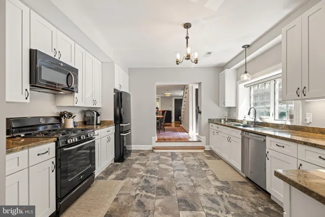 $2,250,000 | 407 Independence Avenue Southeast, Washington, DC 20003