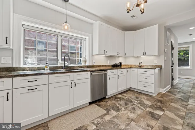 $2,250,000 | 407 Independence Avenue Southeast, Washington, DC 20003