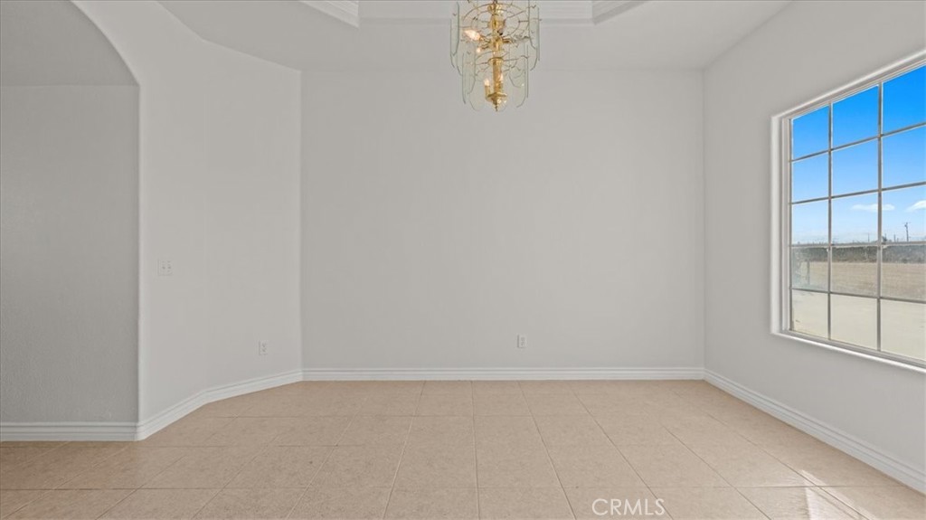 7536 Sunset Road Phelan, CA 92371 - Photo 15 of 40 a view of empty room