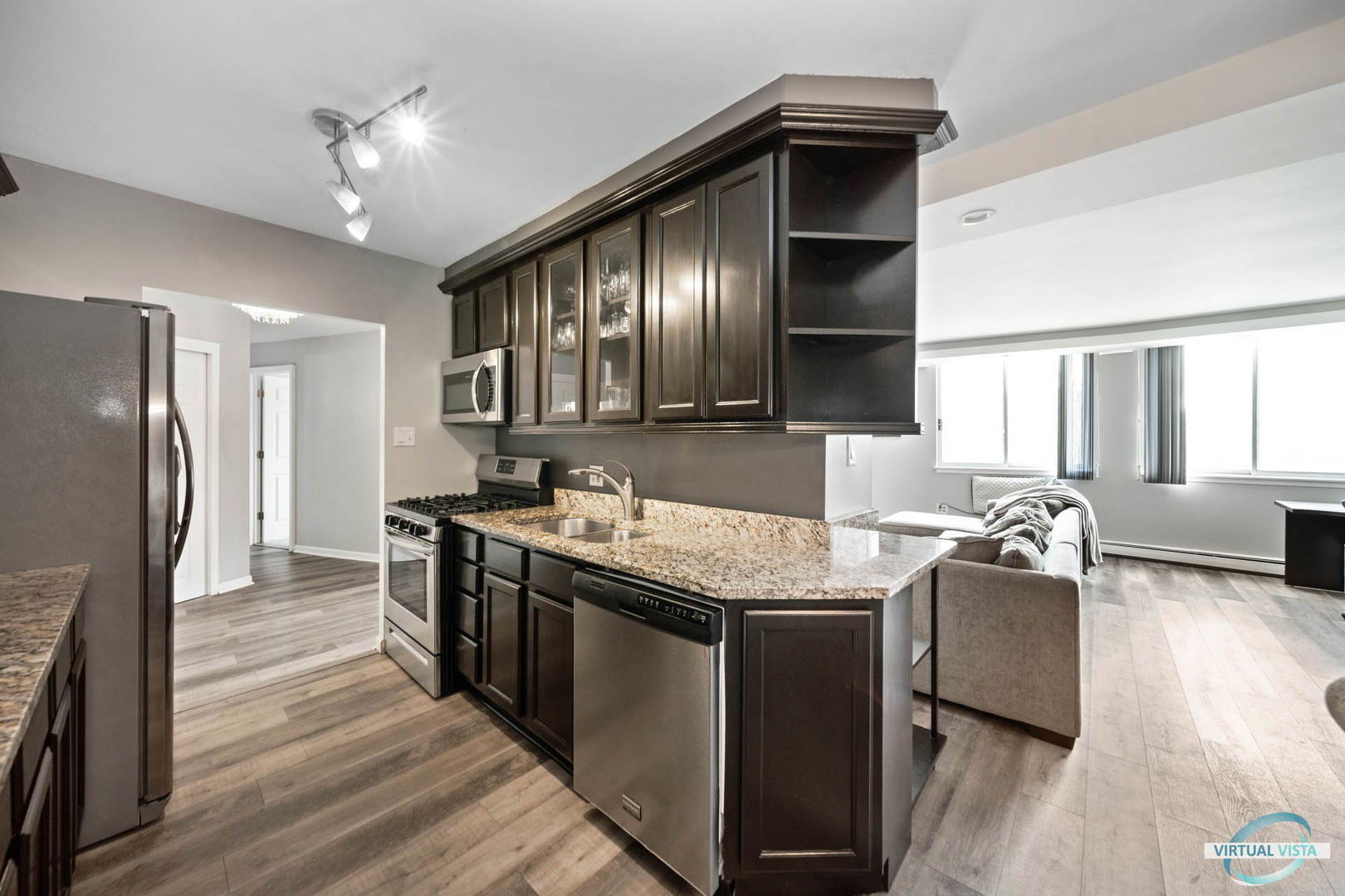 20 North Tower Road, Unit 2A Oak Brook, IL 60523 - Photo 3 of 21