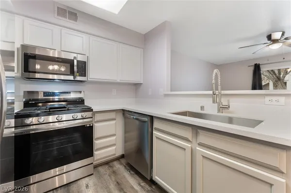 $1,440 | 3160 Tarpon, Unit 102, Las Vegas, NV 89120