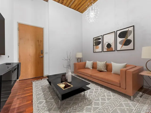 $185,000 | 721 North 17th Street, Unit 203, St. Louis, MO 63103