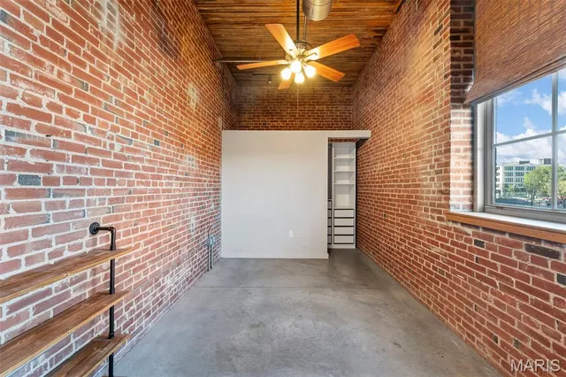 $195,000 | 721 North 17th Street, Unit 203, St. Louis, MO 63103