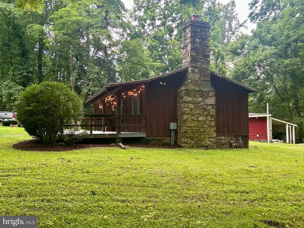 $1,450 | 19330 Mountain Spring Lane, Leesburg, VA 20175