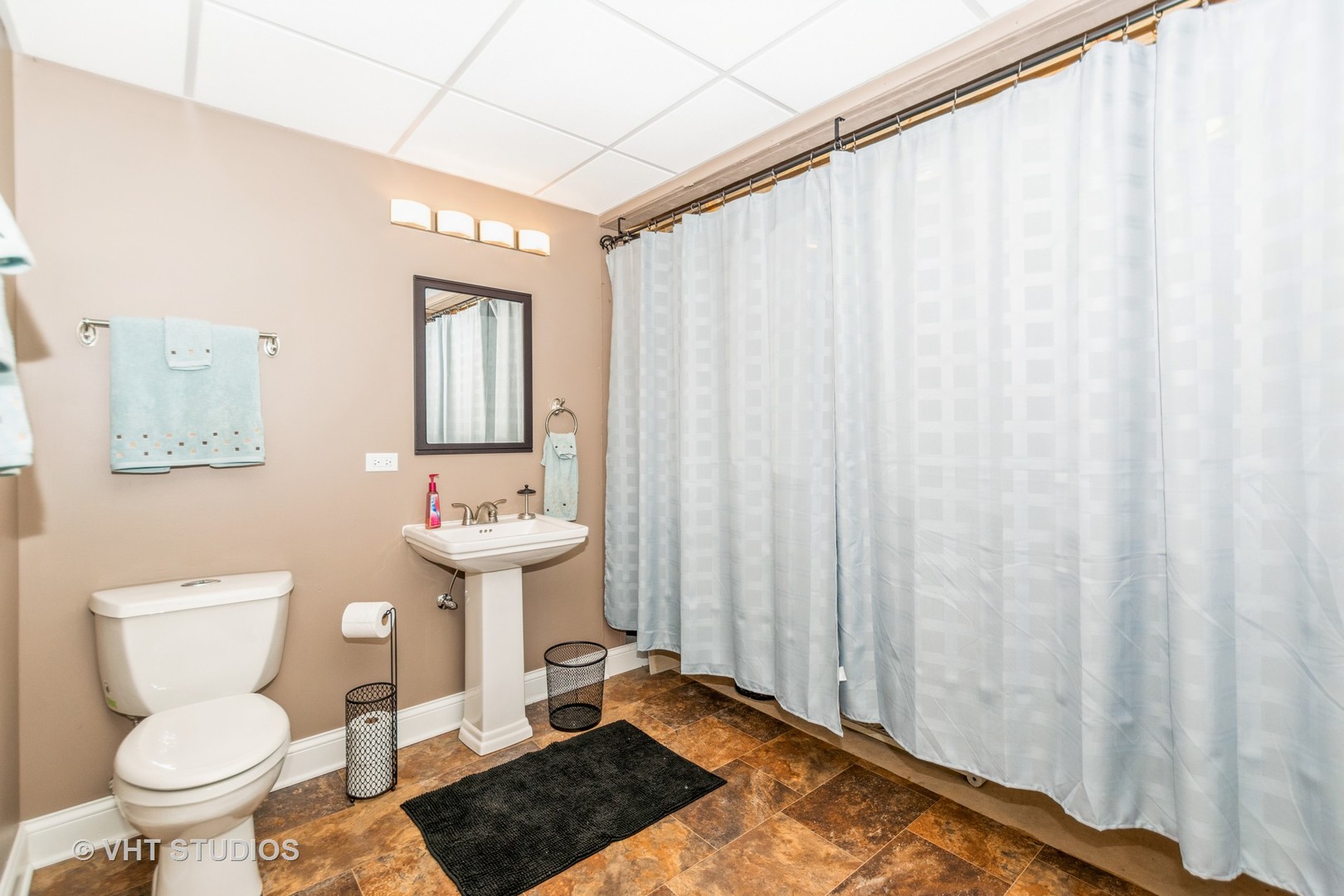 9424 West Pauling Road Monee, IL 60449 - Photo 7 of 19 a bathroom with a sink toilet and shower
