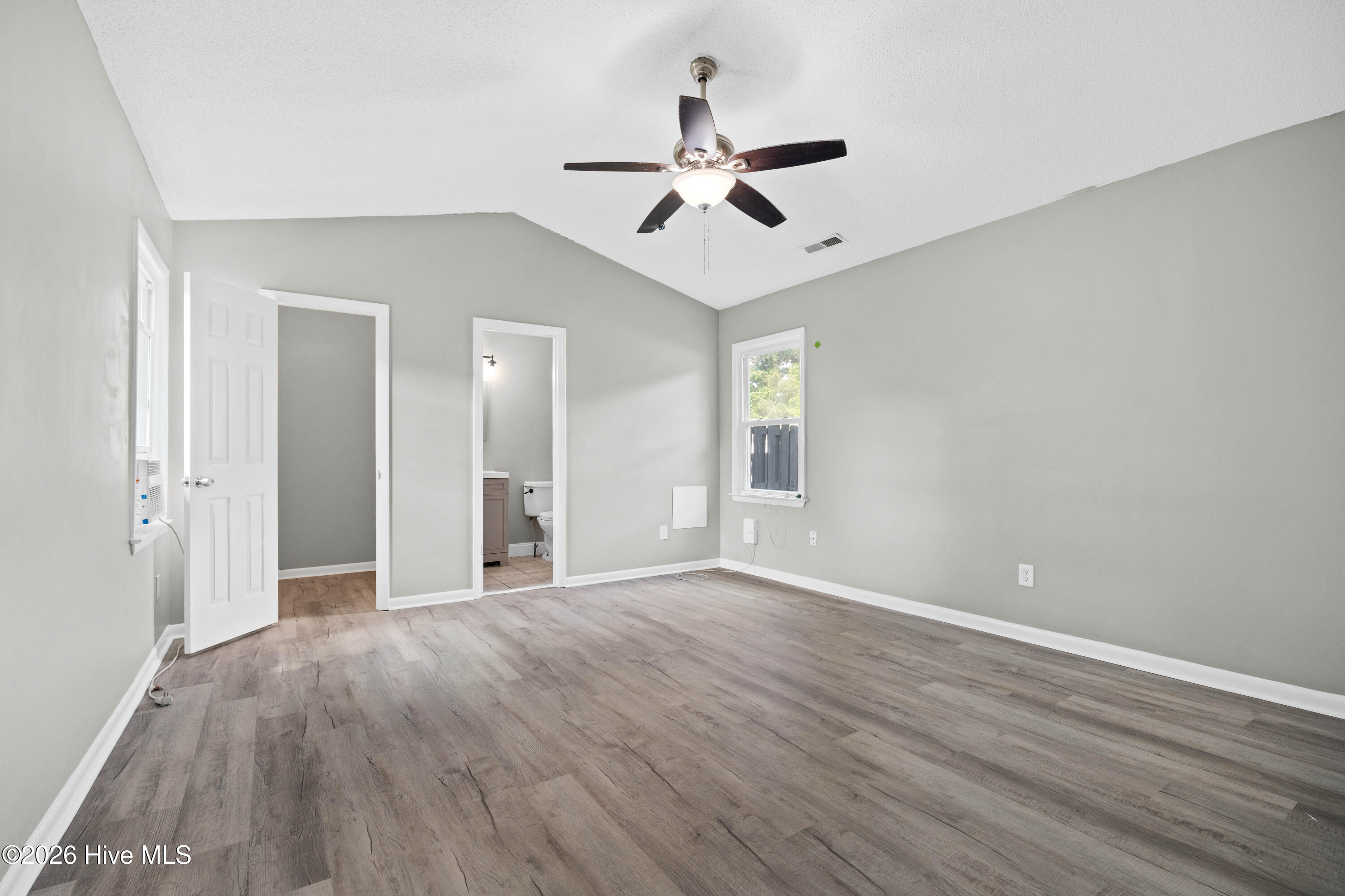 210 Balsam Road Jacksonville, NC 28546 - Photo 10 of 36 20260510-16