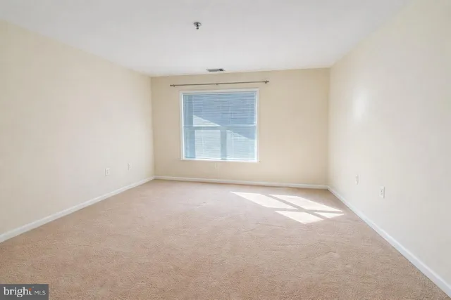 $1,800 | 5575 Seminary Road, Unit 103, Falls Church, VA 22041