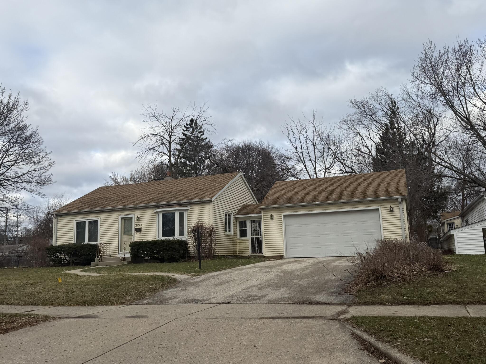 5643 North 66th Street Milwaukee, WI 53218 - Photo 2 of 3 IMG_1853