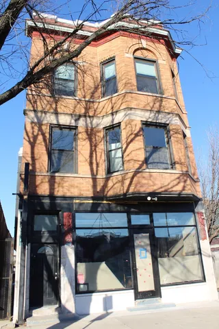 $2,695 | 3268 West Fullerton Avenue, Unit 2, Chicago, IL 60647