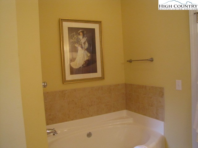 114 Rabbit Run Banner Elk, NC 28604 - Photo 33 of 46 Gallery Image 33