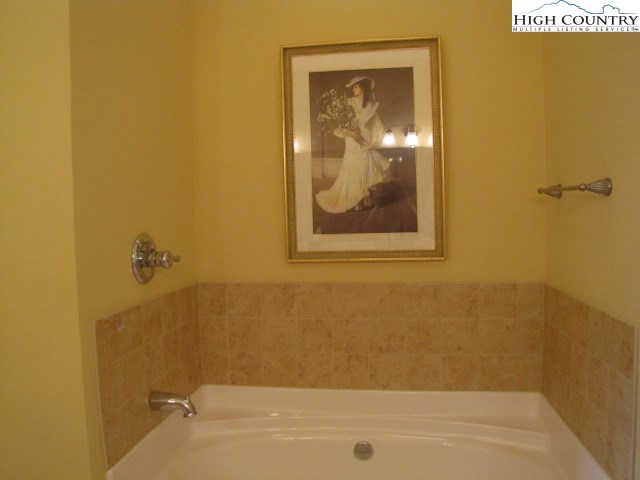114 Rabbit Run Banner Elk, NC 28604 - Photo 34 of 46 Gallery Image 34