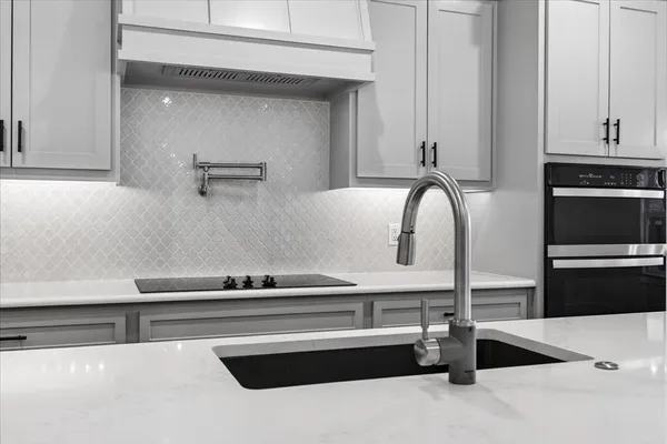 $575,000 | 114 Castlewood Road, Enchanted Oaks, TX 75156