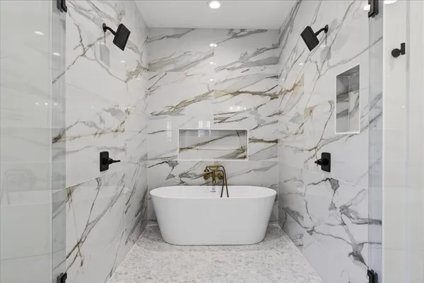 $575,000 | 114 Castlewood Road, Enchanted Oaks, TX 75156