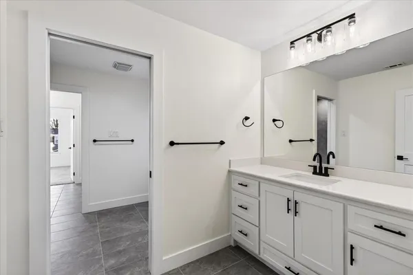 $575,000 | 114 Castlewood Road, Enchanted Oaks, TX 75156