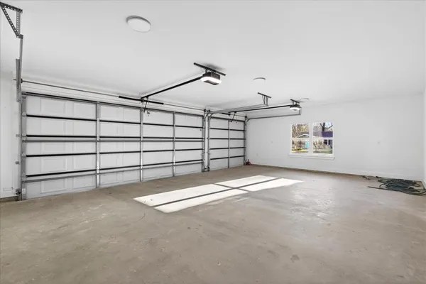 $575,000 | 114 Castlewood Road, Enchanted Oaks, TX 75156