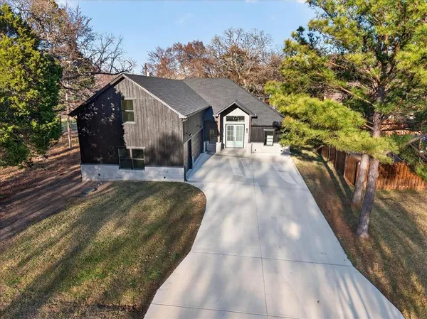 $575,000 | 114 Castlewood Road, Enchanted Oaks, TX 75156