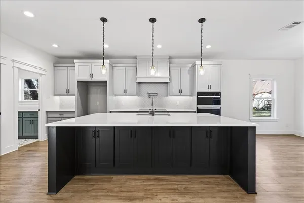 $575,000 | 114 Castlewood Road, Enchanted Oaks, TX 75156