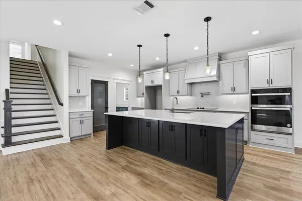 $575,000 | 114 Castlewood Road, Enchanted Oaks, TX 75156