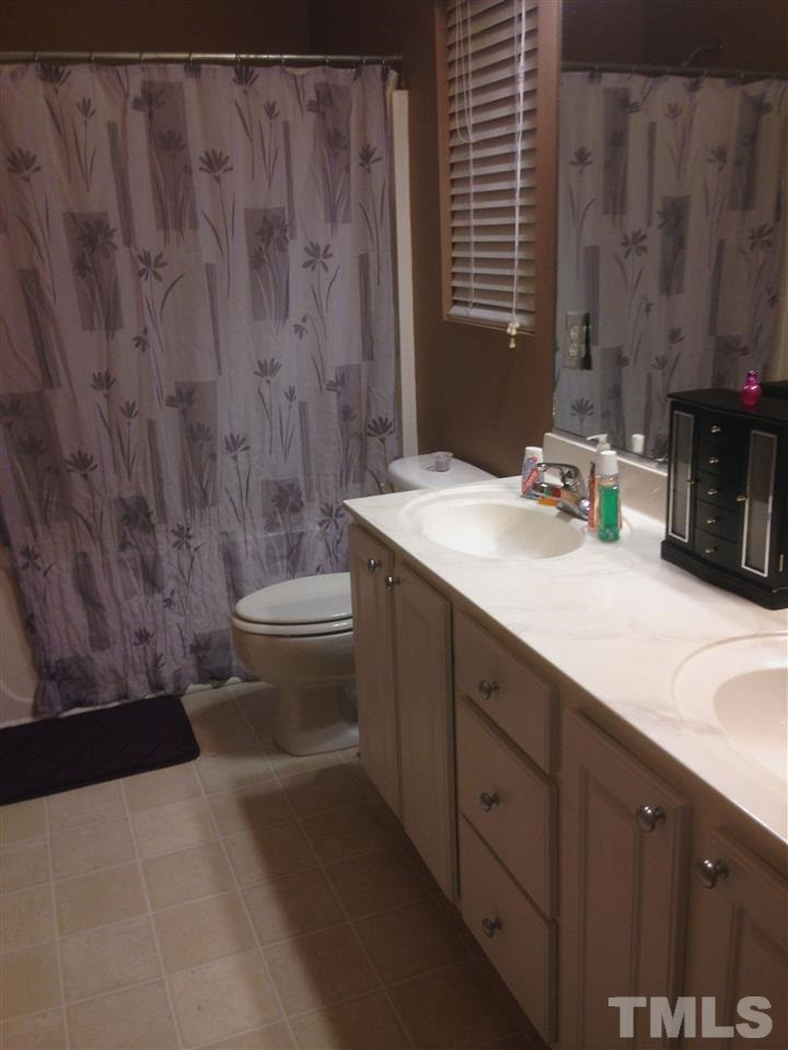 705 Glen Road, Unit 112 Garner, NC 27529 - Photo 9 of 12 Master Bath/Spa