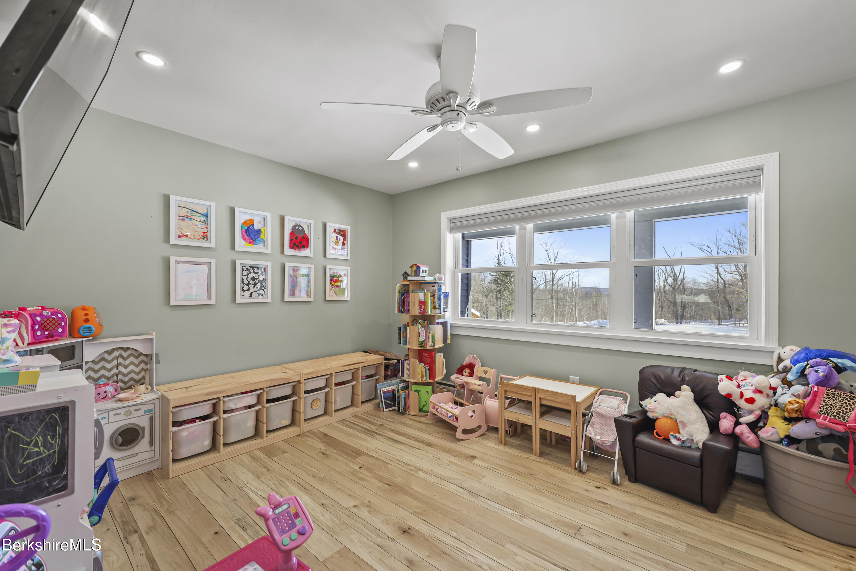 141 Griffin Hill Road Savoy, MA 01256 - Photo 30 of 73 Family Room