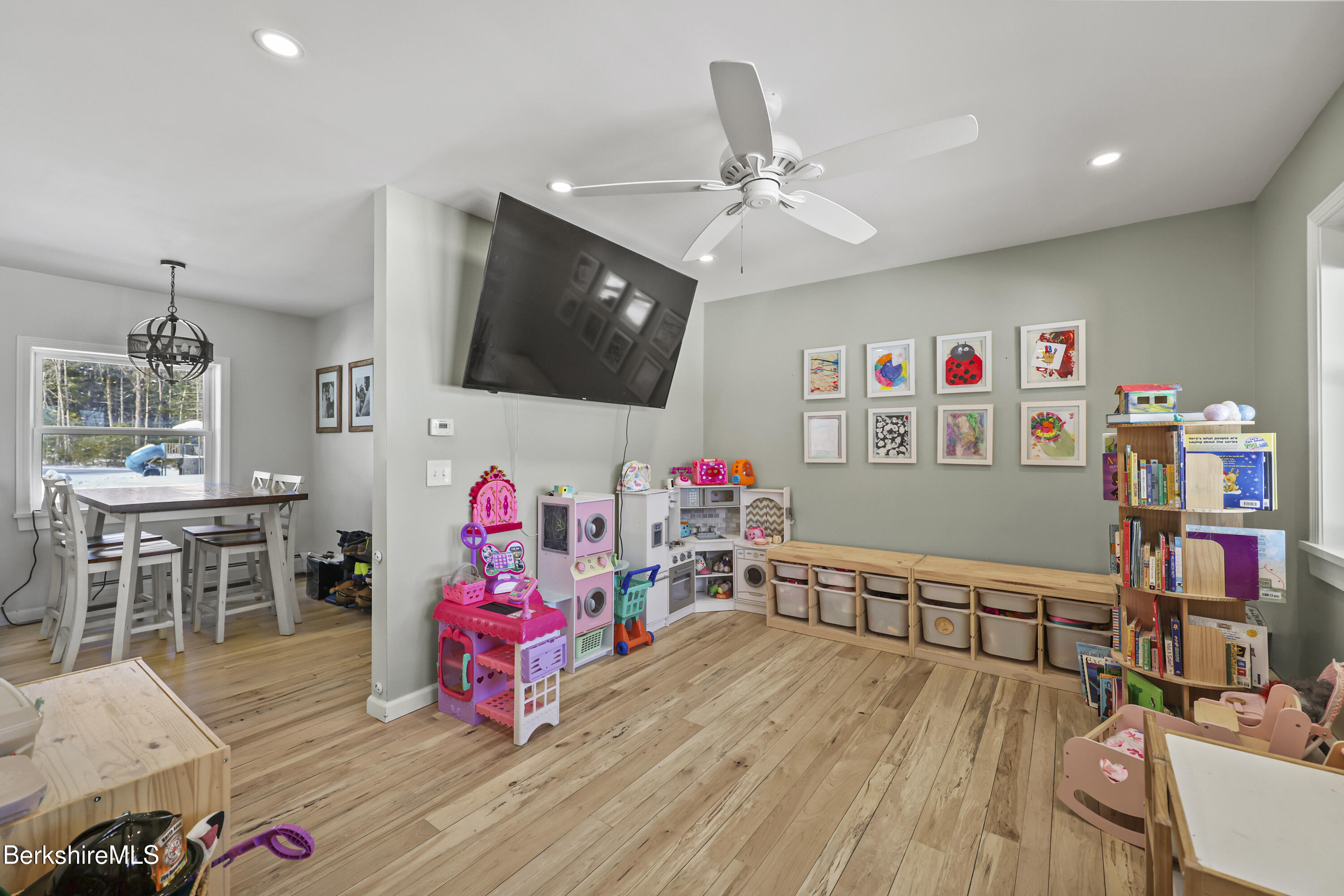 141 Griffin Hill Road Savoy, MA 01256 - Photo 30 of 75 Family Room