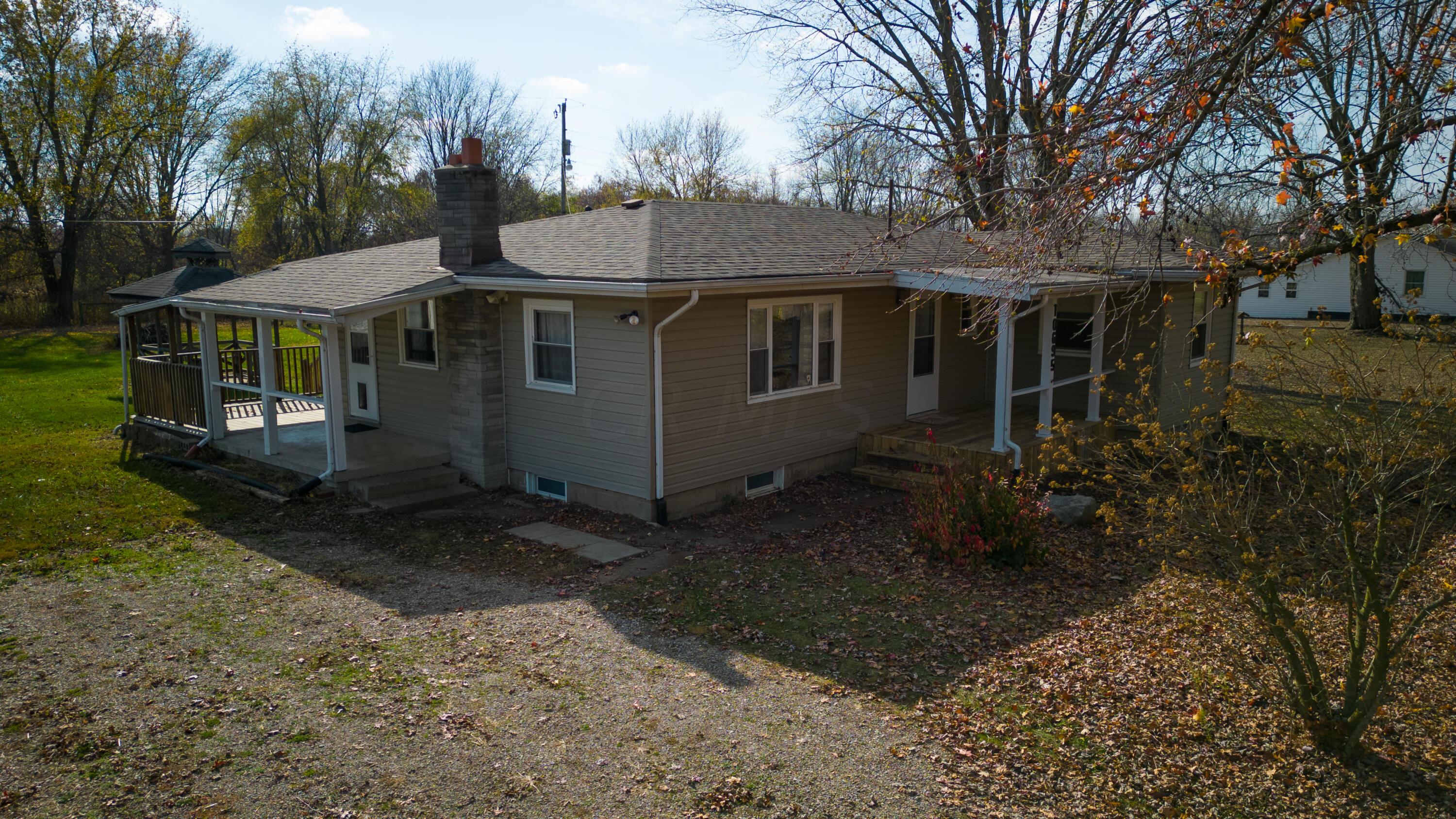 10695 Valentine Road Southwest Stoutsville, OH 43154 - Photo 1 of 38 10695 Valentine Rd SW-33