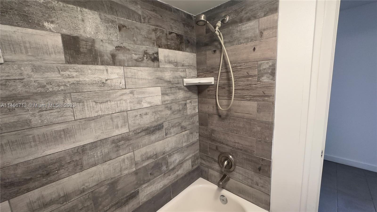 California Club Miami, FL 33179 - Photo 22 of 40