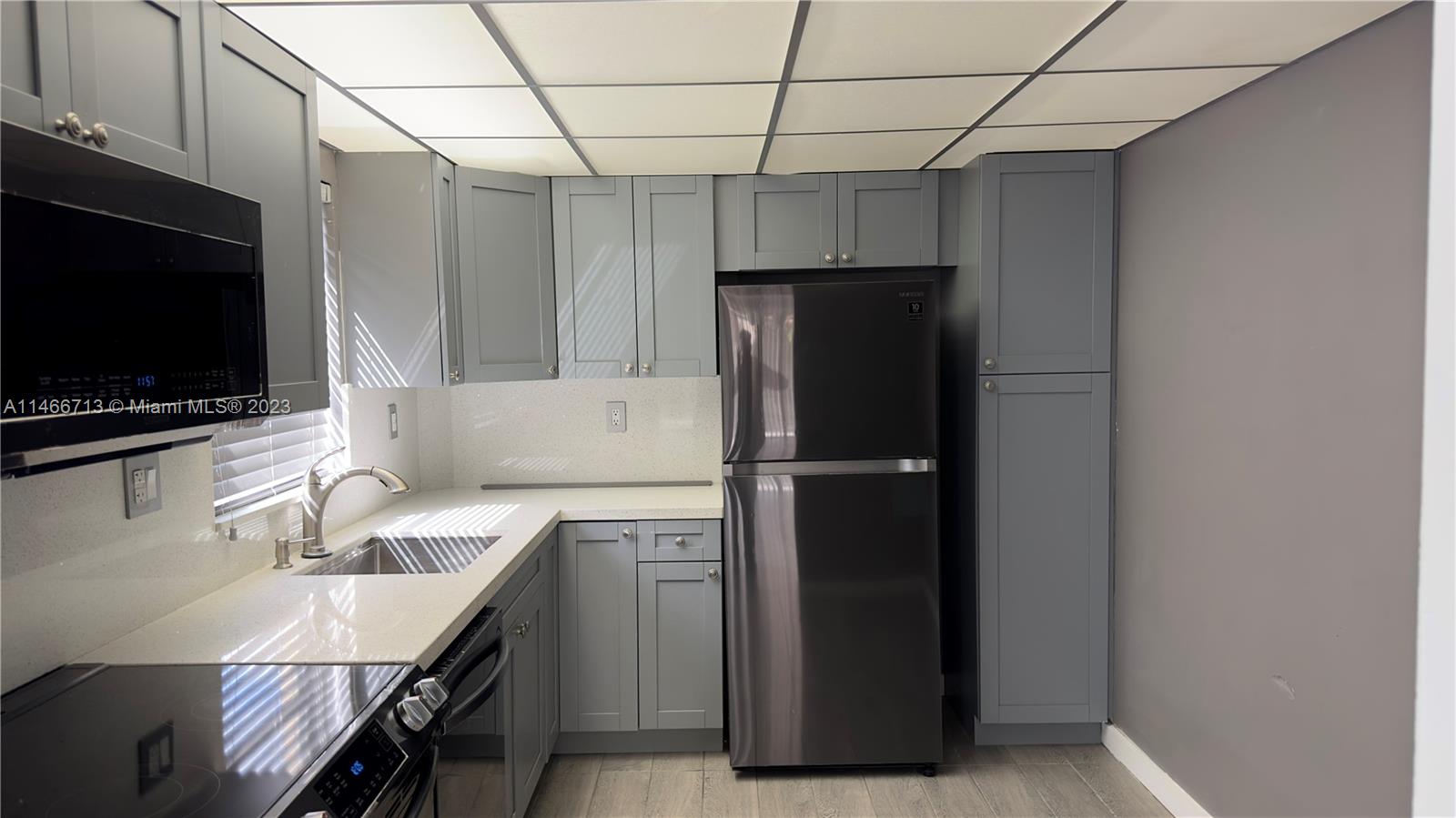 California Club Miami, FL 33179 - Photo 29 of 40