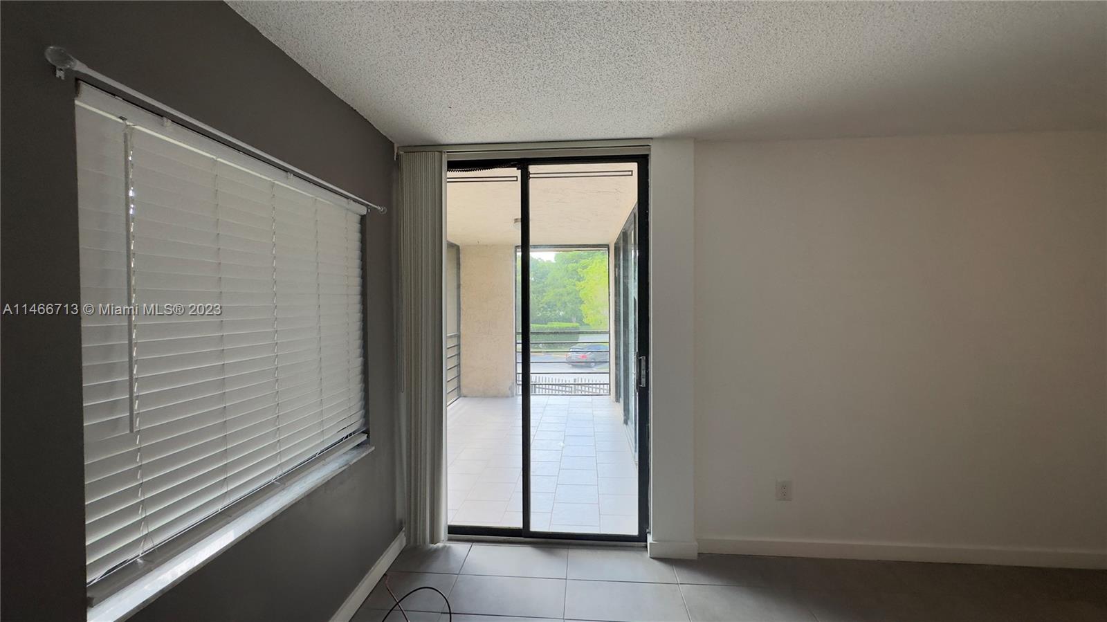 California Club Miami, FL 33179 - Photo 31 of 40