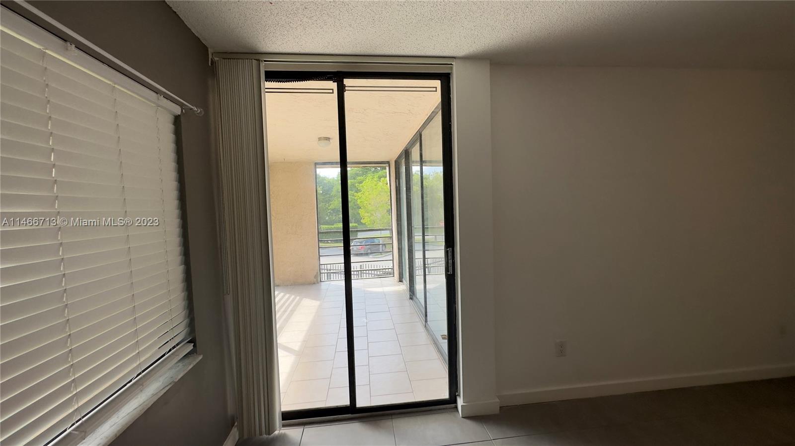 California Club Miami, FL 33179 - Photo 32 of 40