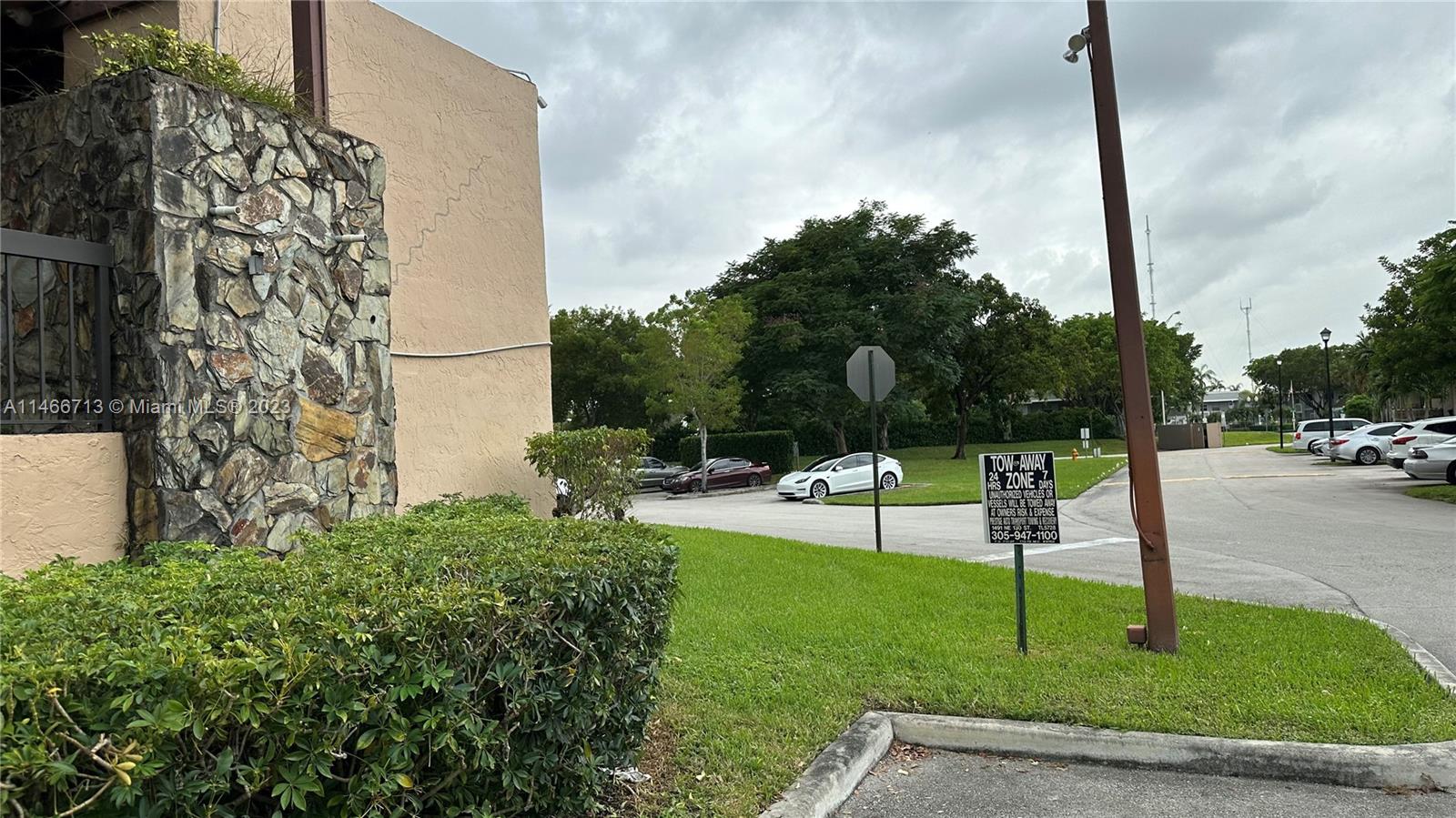 California Club Miami, FL 33179 - Photo 5 of 40 a view of a park with swings