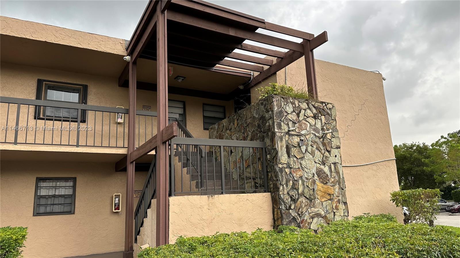 California Club Miami, FL 33179 - Photo 6 of 40